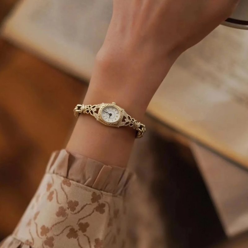 中世ヴィンテージ女性腕時計日本製クォーツオーバル彫刻ブレスレ - Luxury Watch Japanese のレビューと価格