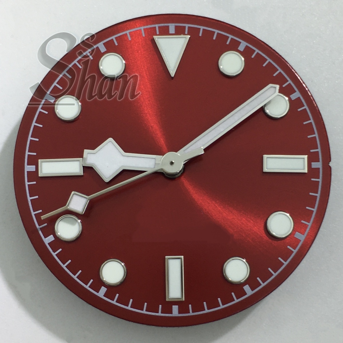 時計文字盤 29mm レッドホワイトブラックとブルーの文字盤 - Luxury Watch With Green Dial のレビューと価格