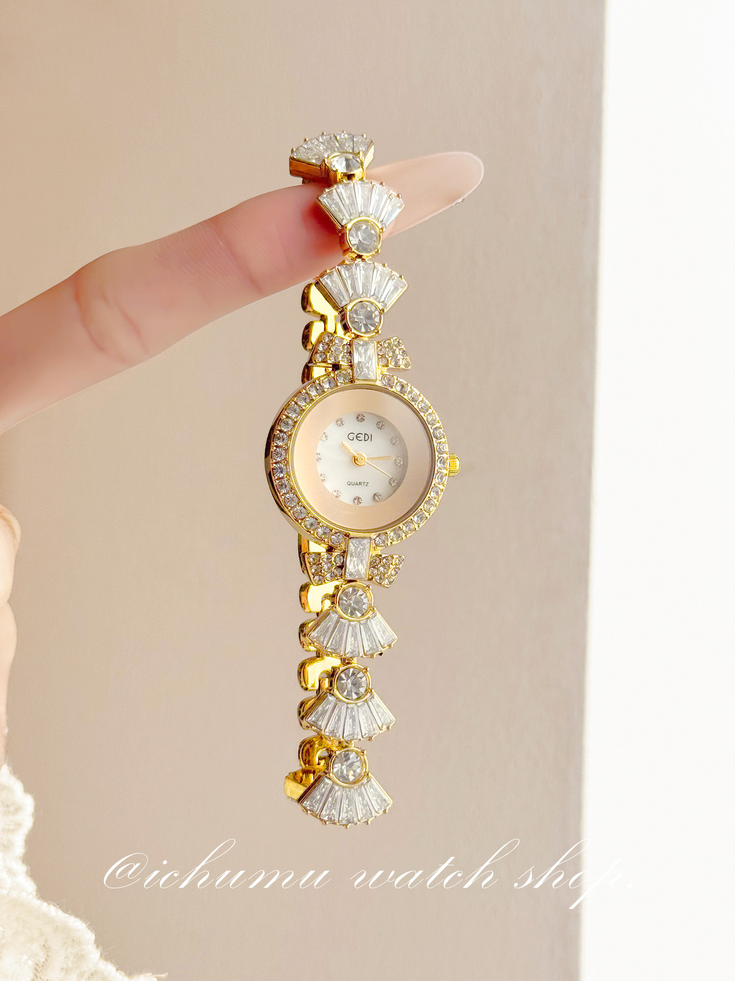 マーメイド レディース腕時計 ライトラグジュアリー ニッチ  - Luxury Watch With Bracelet のレビューと価格