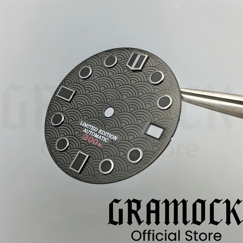 Gramock 28.5 ミリメートル黒赤魚鱗時計ダイヤル針 - Luxury Watch With Green Dial のレビューと価格